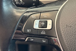 Valkoinen Volkswagen TOURAN 2017 kuva 15.