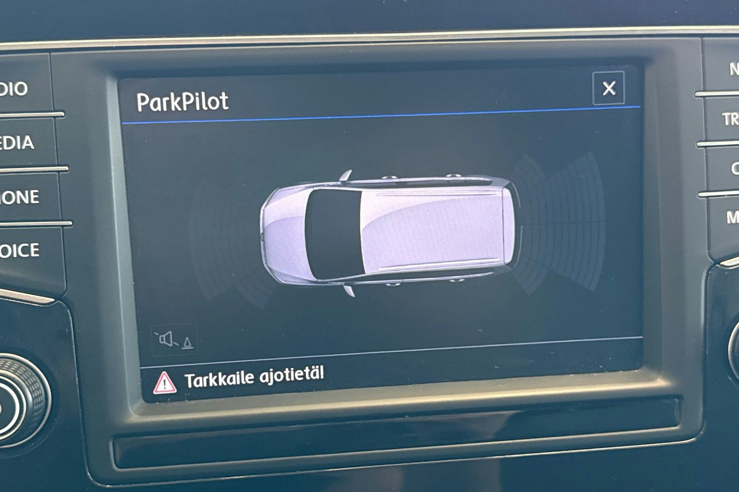 Valkoinen Volkswagen TOURAN 2017 kuva 17.