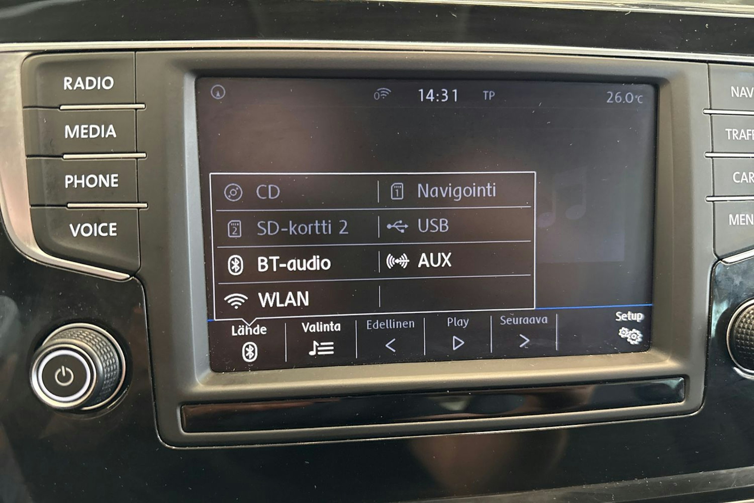 Valkoinen Volkswagen TOURAN 2017 kuva 20.