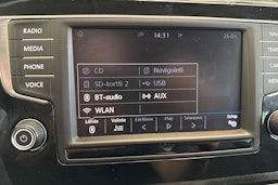 Valkoinen Volkswagen TOURAN 2017 kuva 20.