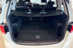 Valkoinen Volkswagen TOURAN 2017 kuva 25.