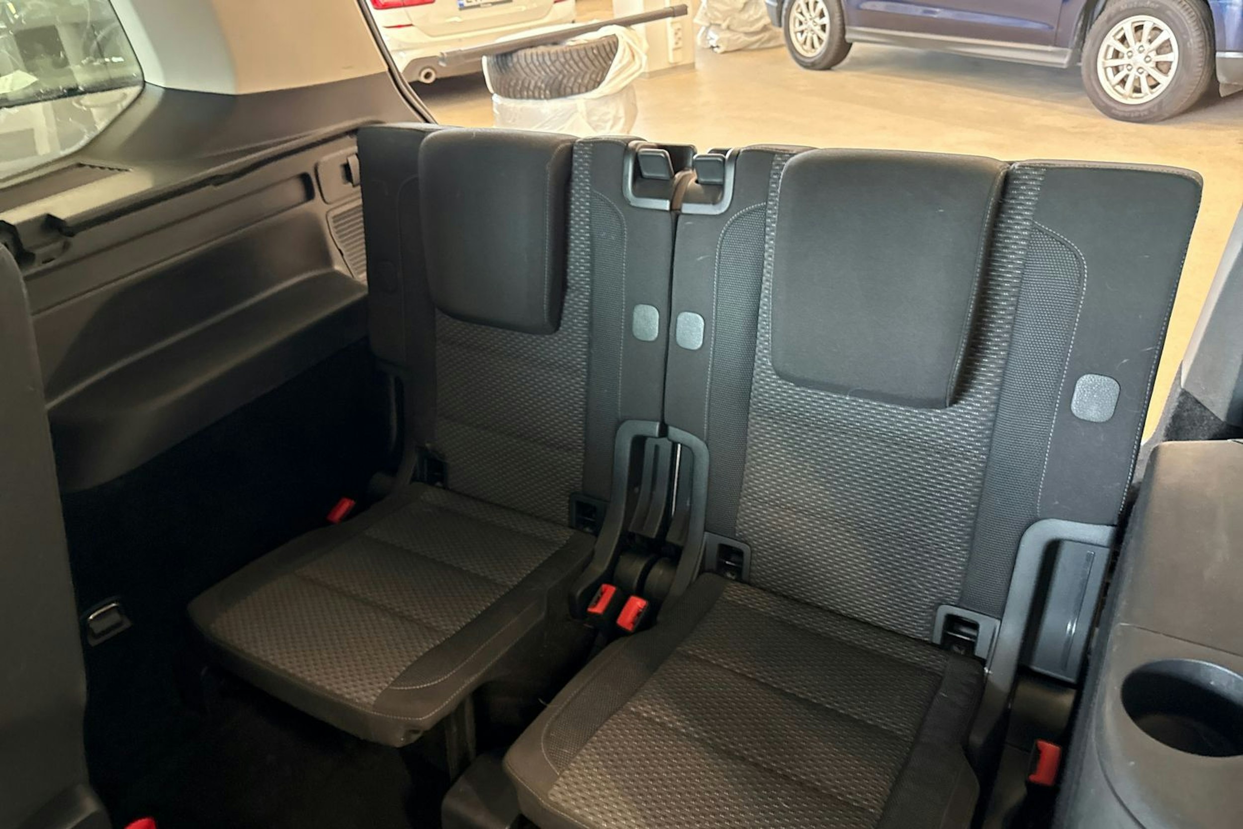 Valkoinen Volkswagen TOURAN 2017 kuva 27.