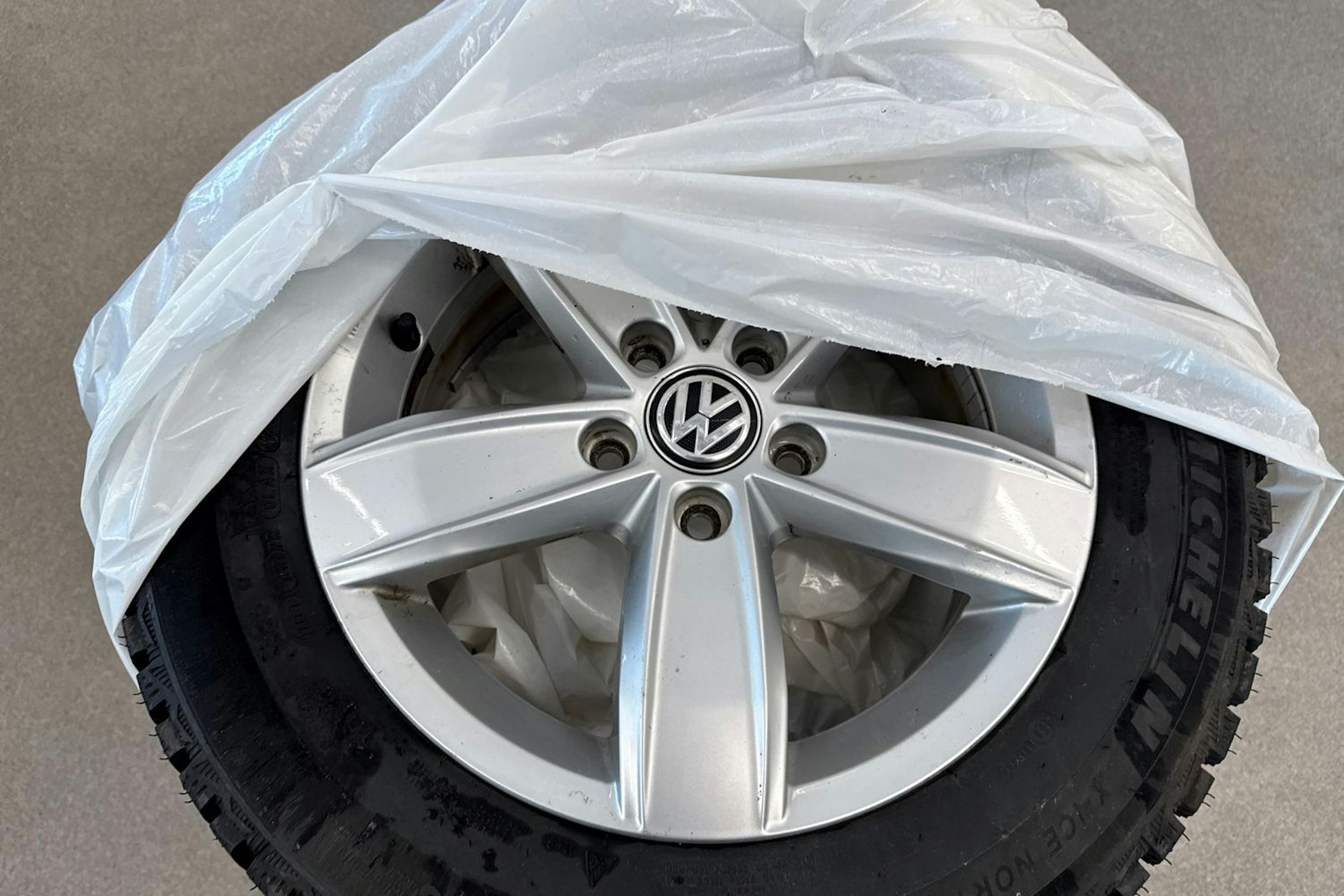 Valkoinen Volkswagen TOURAN 2017 kuva 30.