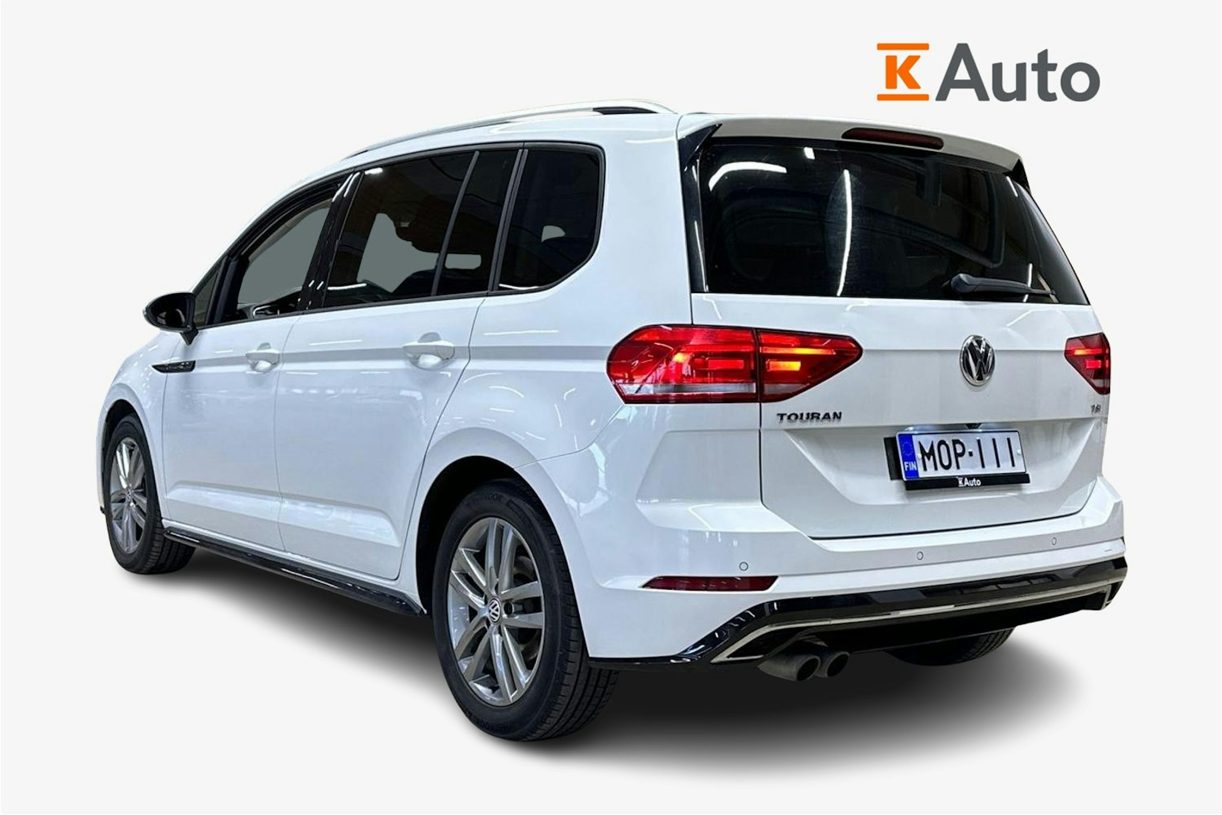 valkoinen Volkswagen Touran 2017 kuva 2.