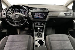 valkoinen Volkswagen Touran 2017 kuva 9.