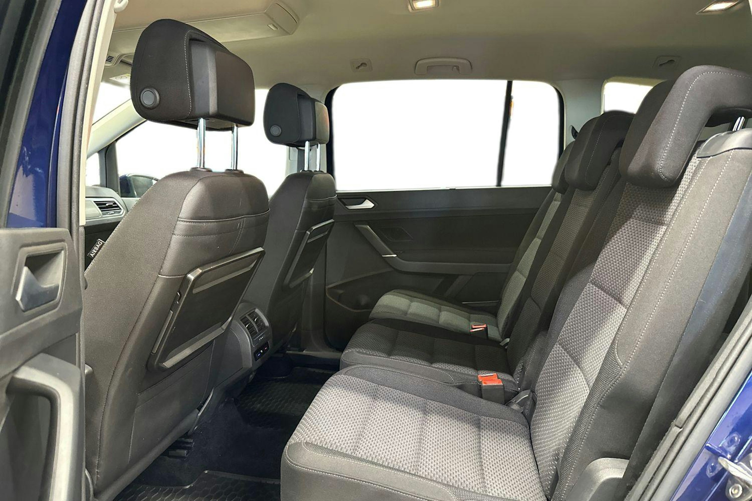 sininen Volkswagen Touran 2017 kuva 8.