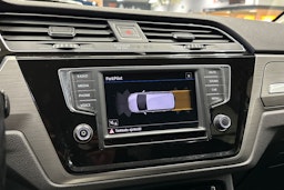 sininen Volkswagen Touran 2017 kuva 16.
