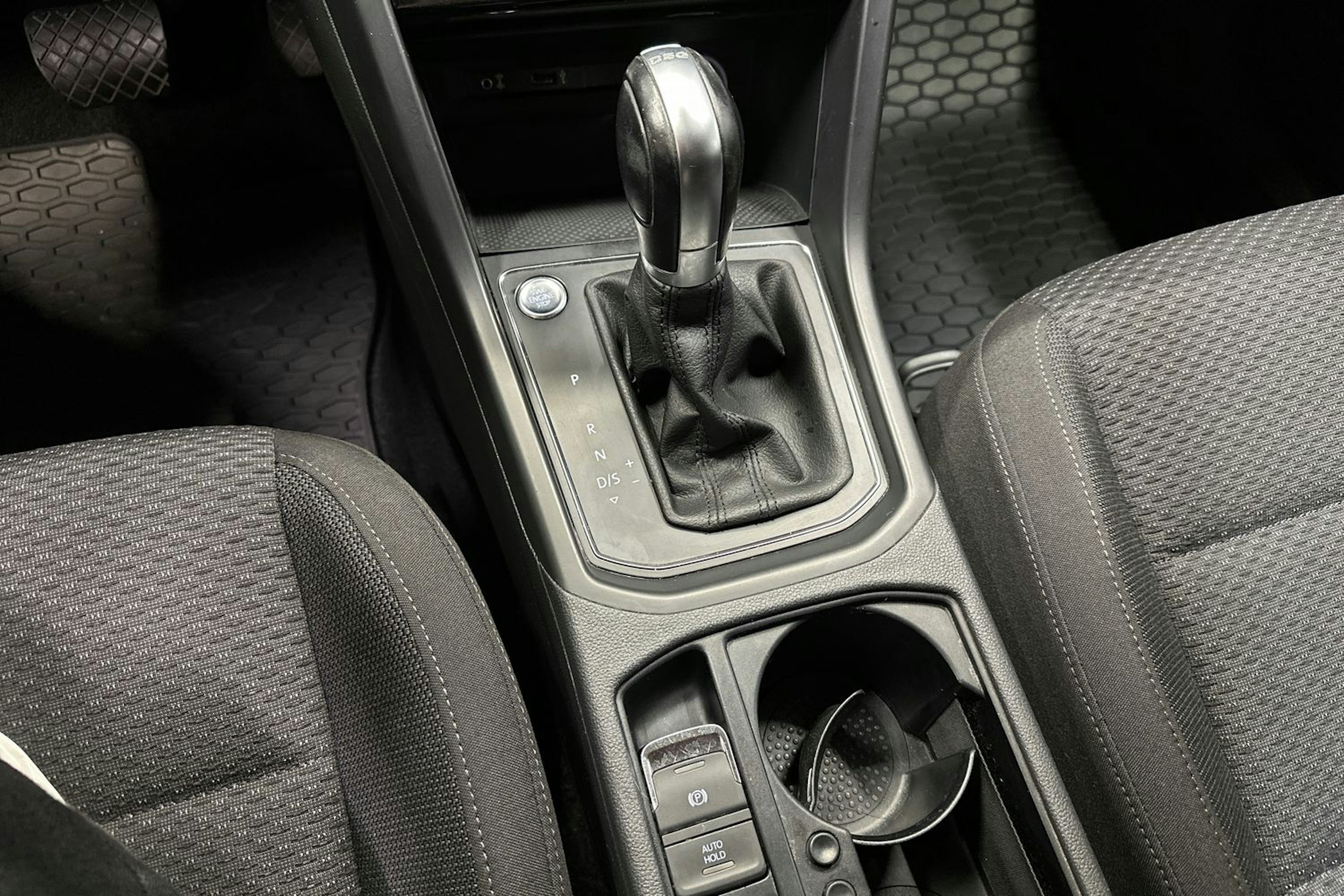 sininen Volkswagen Touran 2017 kuva 21.