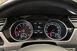 sininen Volkswagen Touran 2017 kuva 23.