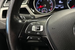 sininen Volkswagen Touran 2017 kuva 24.