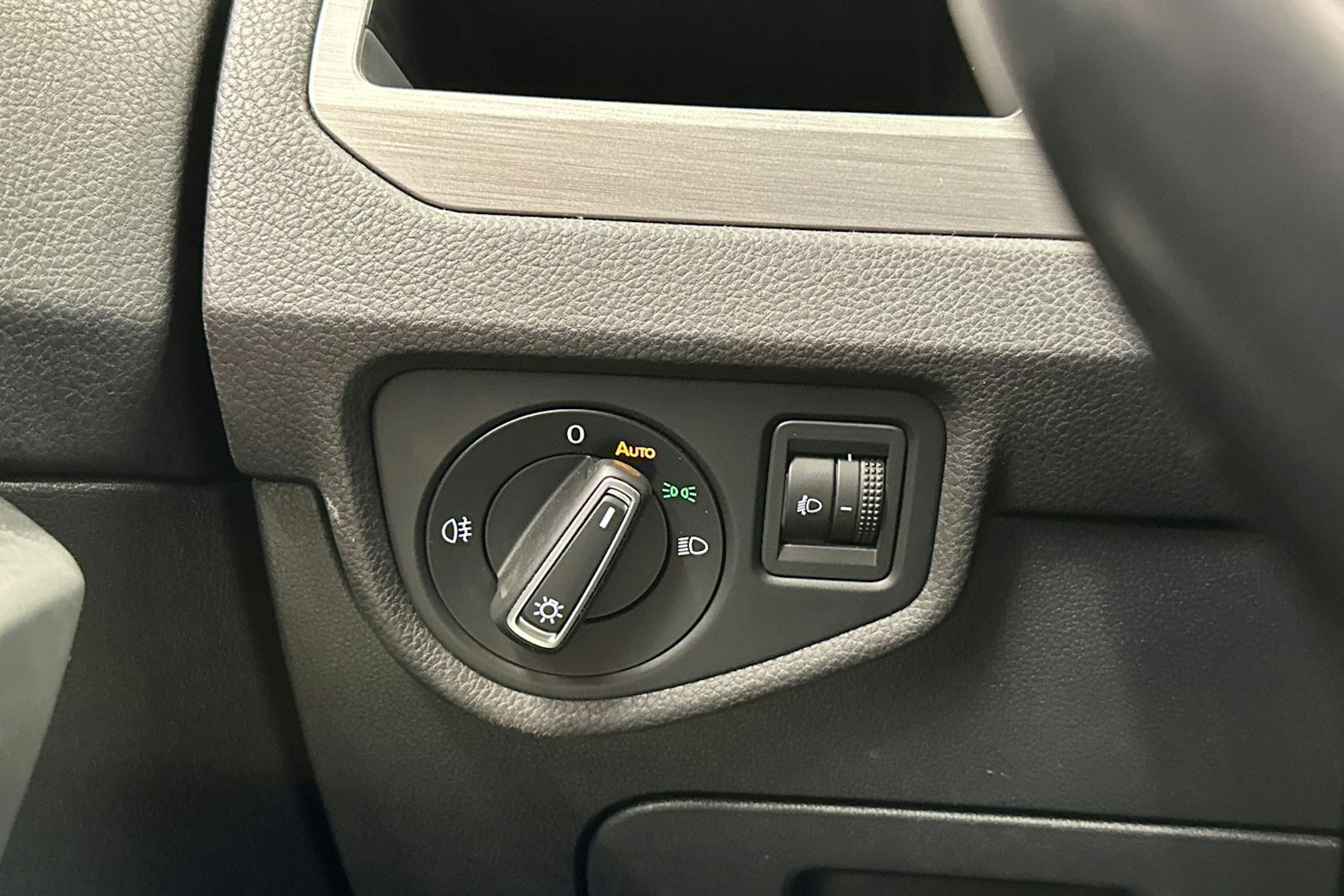 sininen Volkswagen Touran 2017 kuva 26.