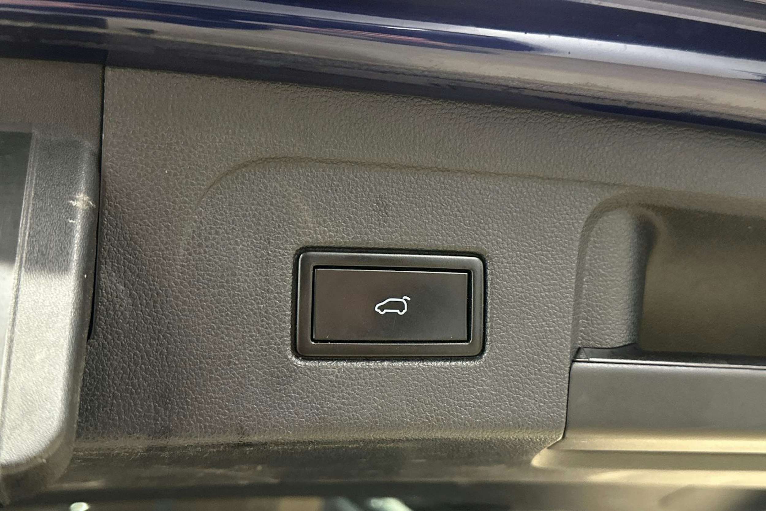 sininen Volkswagen Touran 2017 kuva 31.