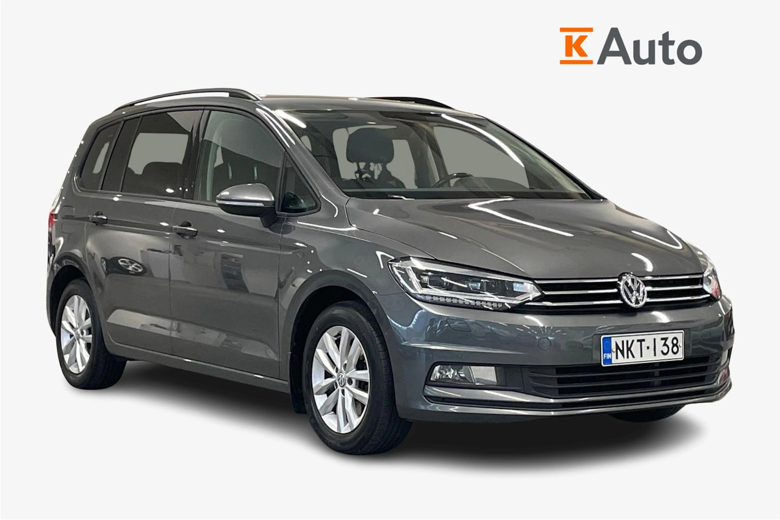 harmaa Volkswagen Touran 2017 kuva 1.
