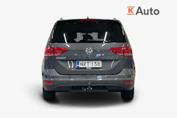 harmaa Volkswagen Touran 2017 kuva 3.