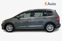 harmaa Volkswagen Touran 2017 kuva 5.