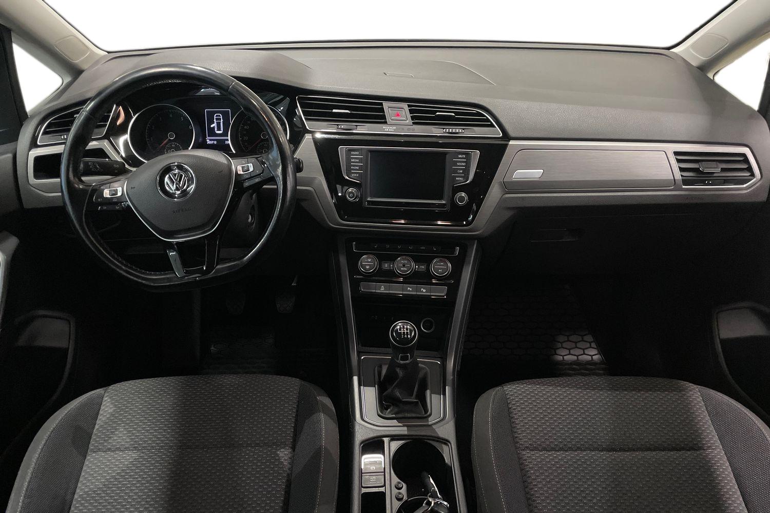 Volkswagen Touran 2017, bild 7/23