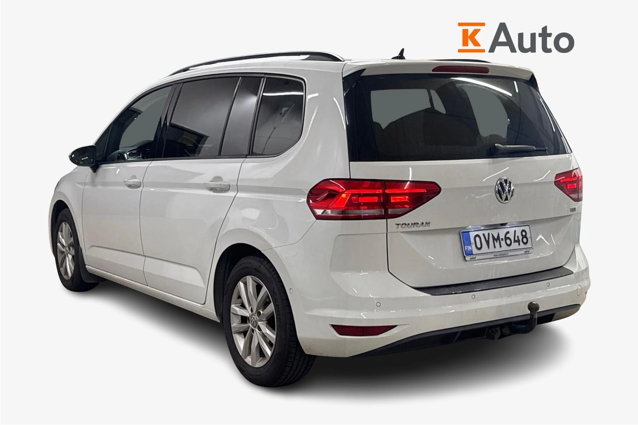 valkoinen Volkswagen Touran 2017 kuva 2.