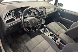 valkoinen Volkswagen Touran 2017 kuva 3.