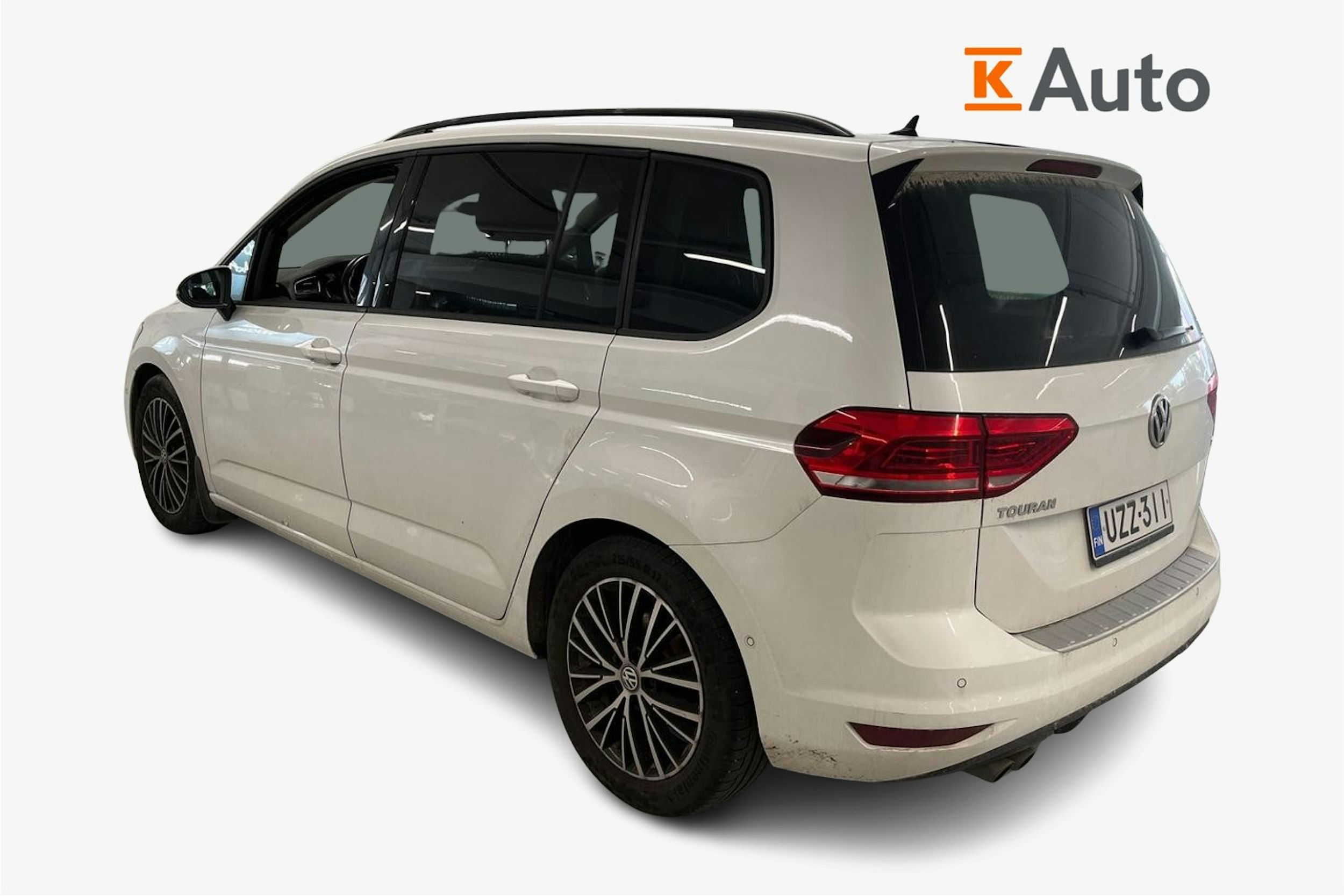 Valkoinen Volkswagen TOURAN 2017 kuva 2.