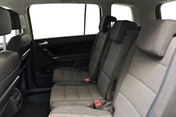ruskea (beige) Volkswagen Touran 2017 kuva 11.