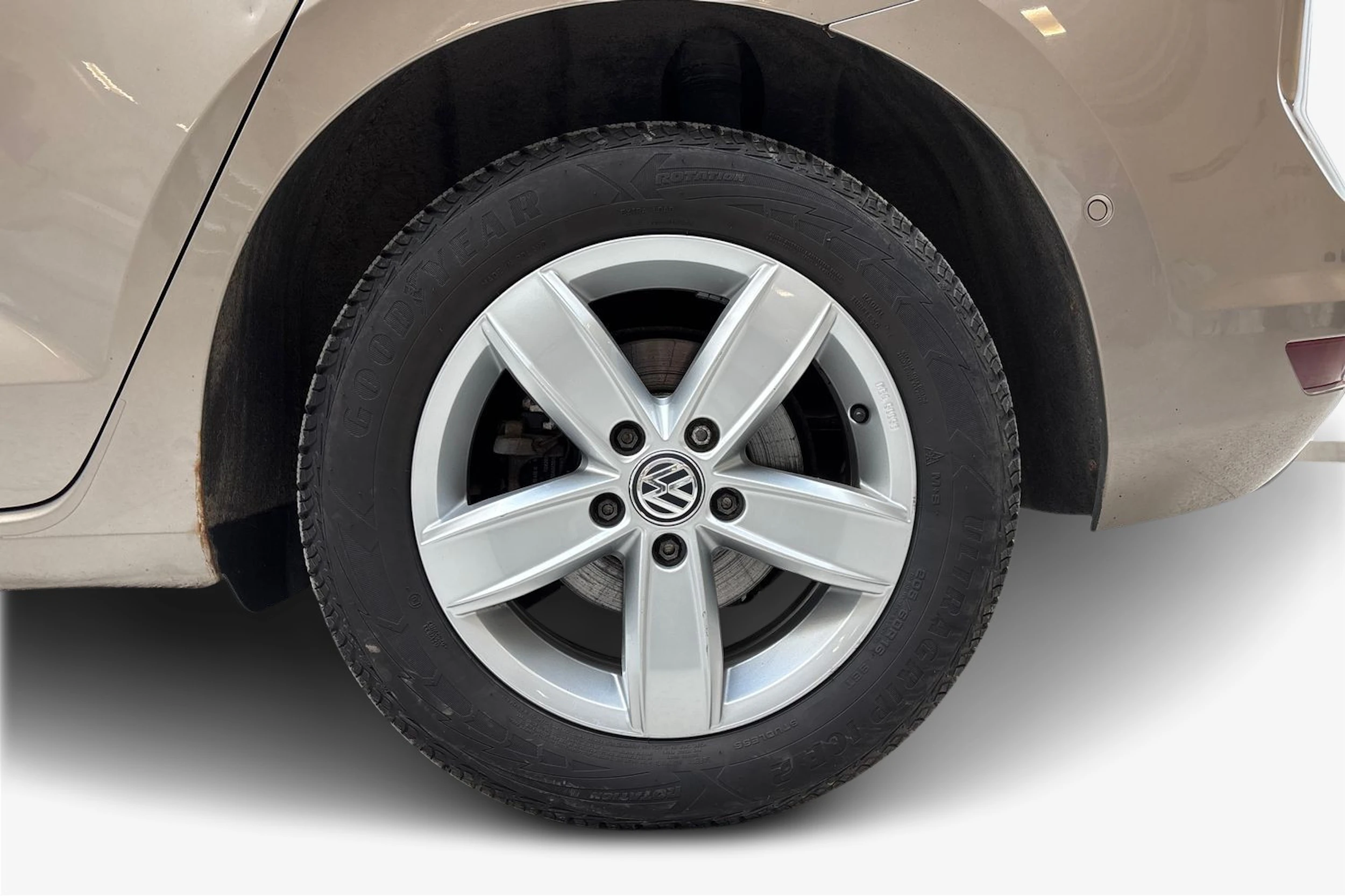 ruskea (beige) Volkswagen Touran 2017 kuva 12.