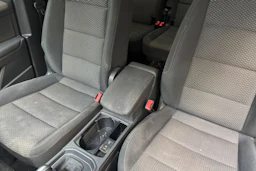 ruskea (beige) Volkswagen Touran 2017 kuva 20.