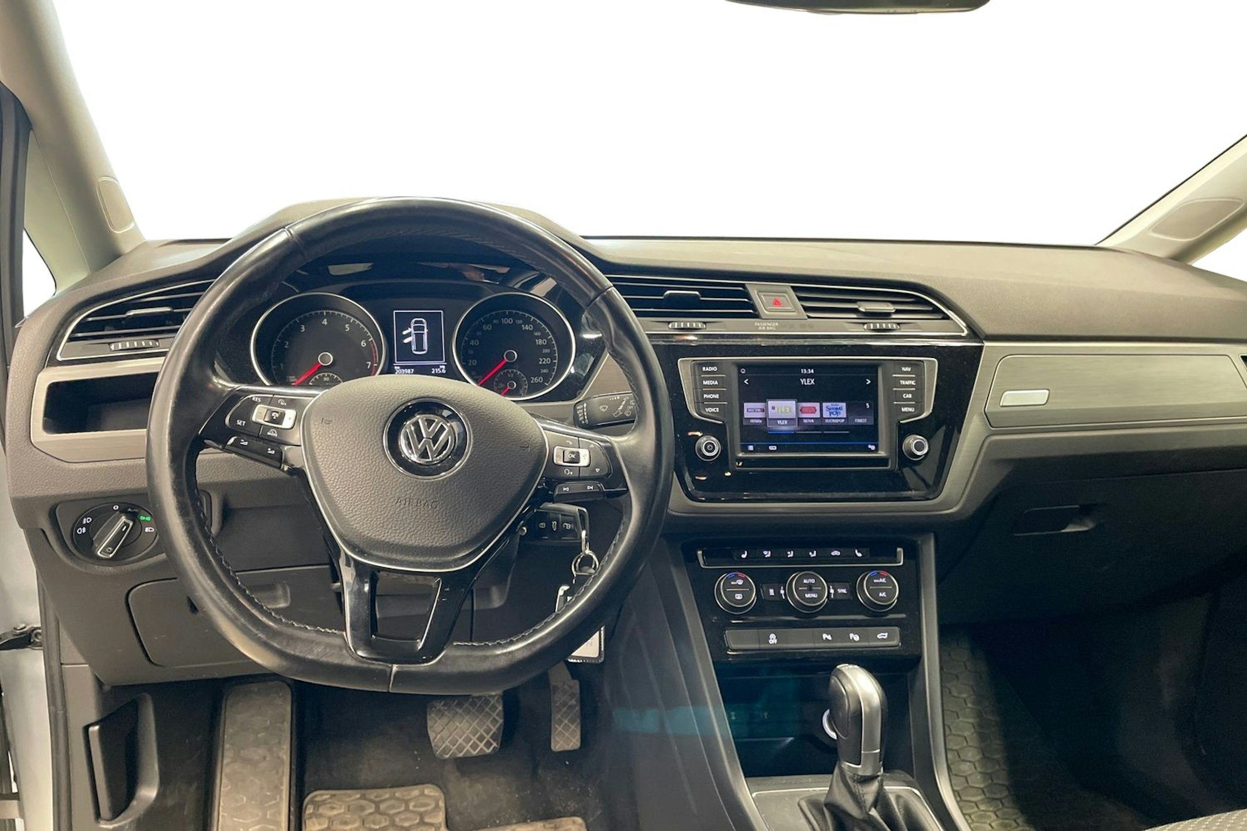Hopea Volkswagen TOURAN 2017 kuva 3.