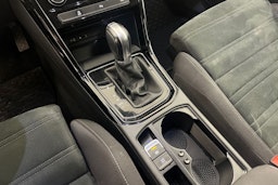 musta Volkswagen Touran 2017 kuva 16.