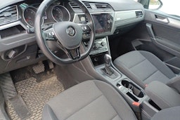 ruskea (beige) Volkswagen Touran 2018 kuva 3.