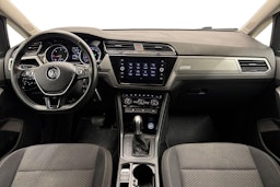 musta Volkswagen Touran 2018 kuva 9.