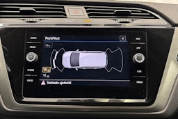 musta Volkswagen Touran 2018 kuva 19.