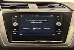 musta Volkswagen Touran 2018 kuva 21.