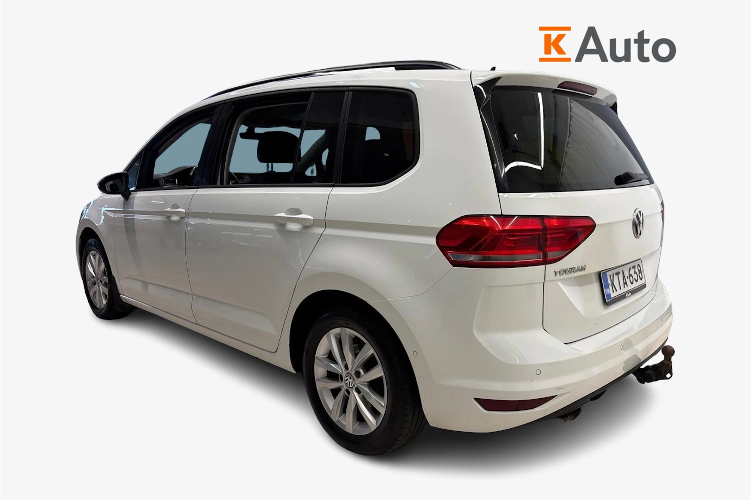 Valkoinen Volkswagen TOURAN 2018 kuva 2.