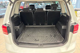 Valkoinen Volkswagen TOURAN 2018 kuva 14.
