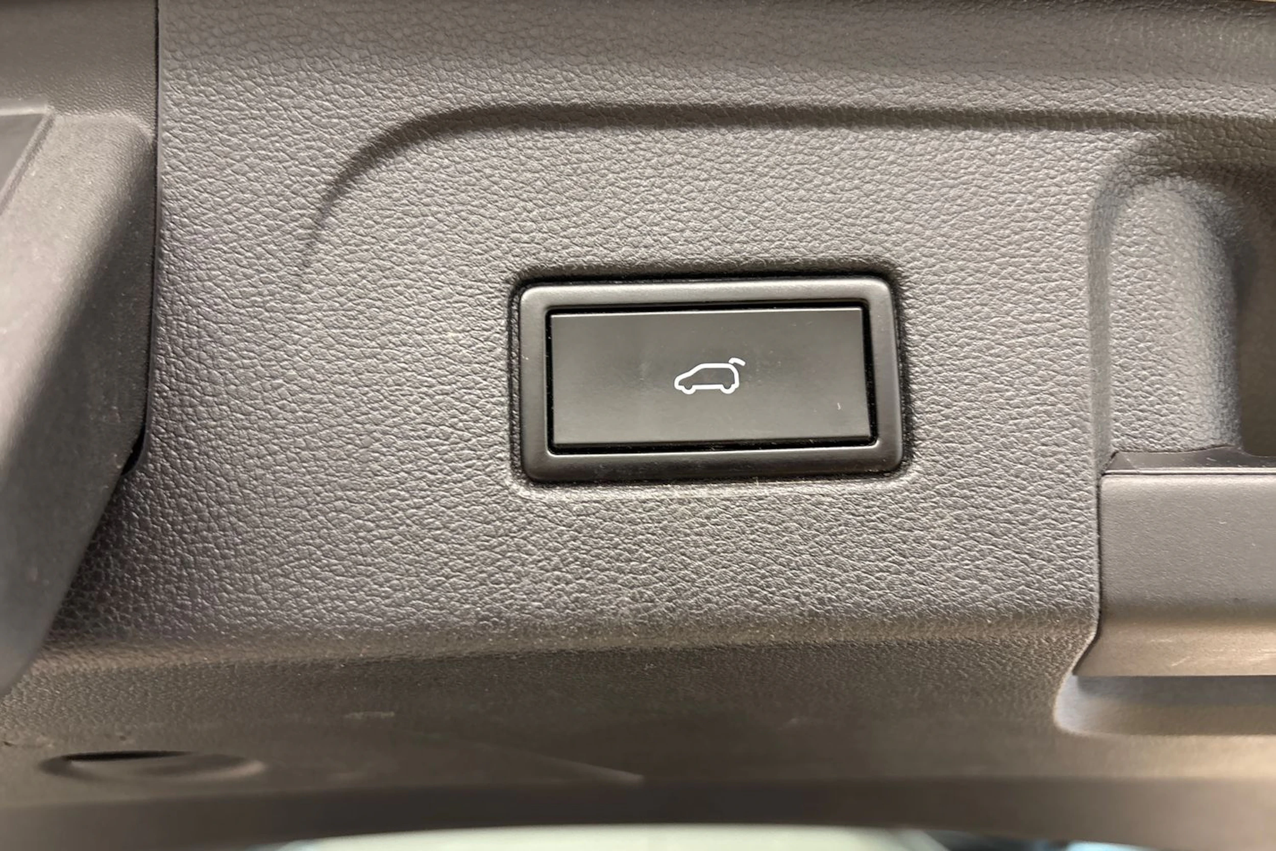 Valkoinen Volkswagen TOURAN 2018 kuva 16.