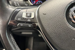 Valkoinen Volkswagen TOURAN 2018 kuva 18.