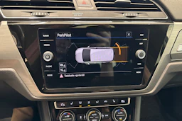 Valkoinen Volkswagen TOURAN 2018 kuva 28.