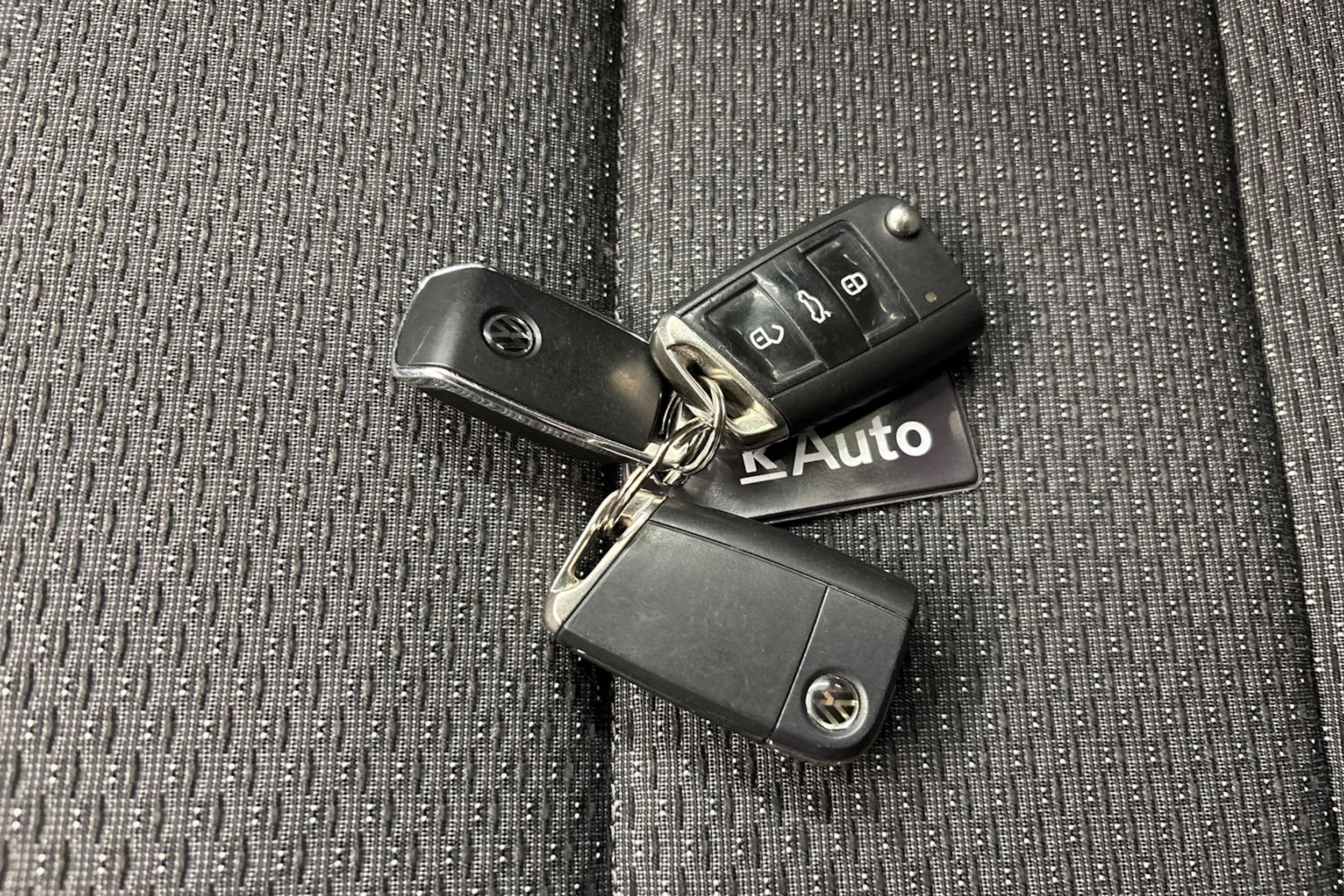 Valkoinen Volkswagen TOURAN 2018 kuva 29.