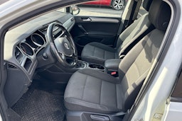 valkoinen Volkswagen Touran 2018 kuva 3.
