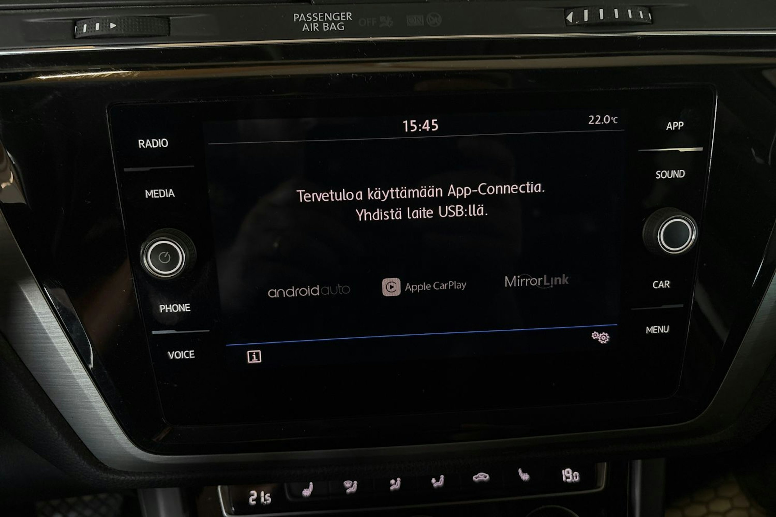 valkoinen Volkswagen Touran 2018 kuva 15.