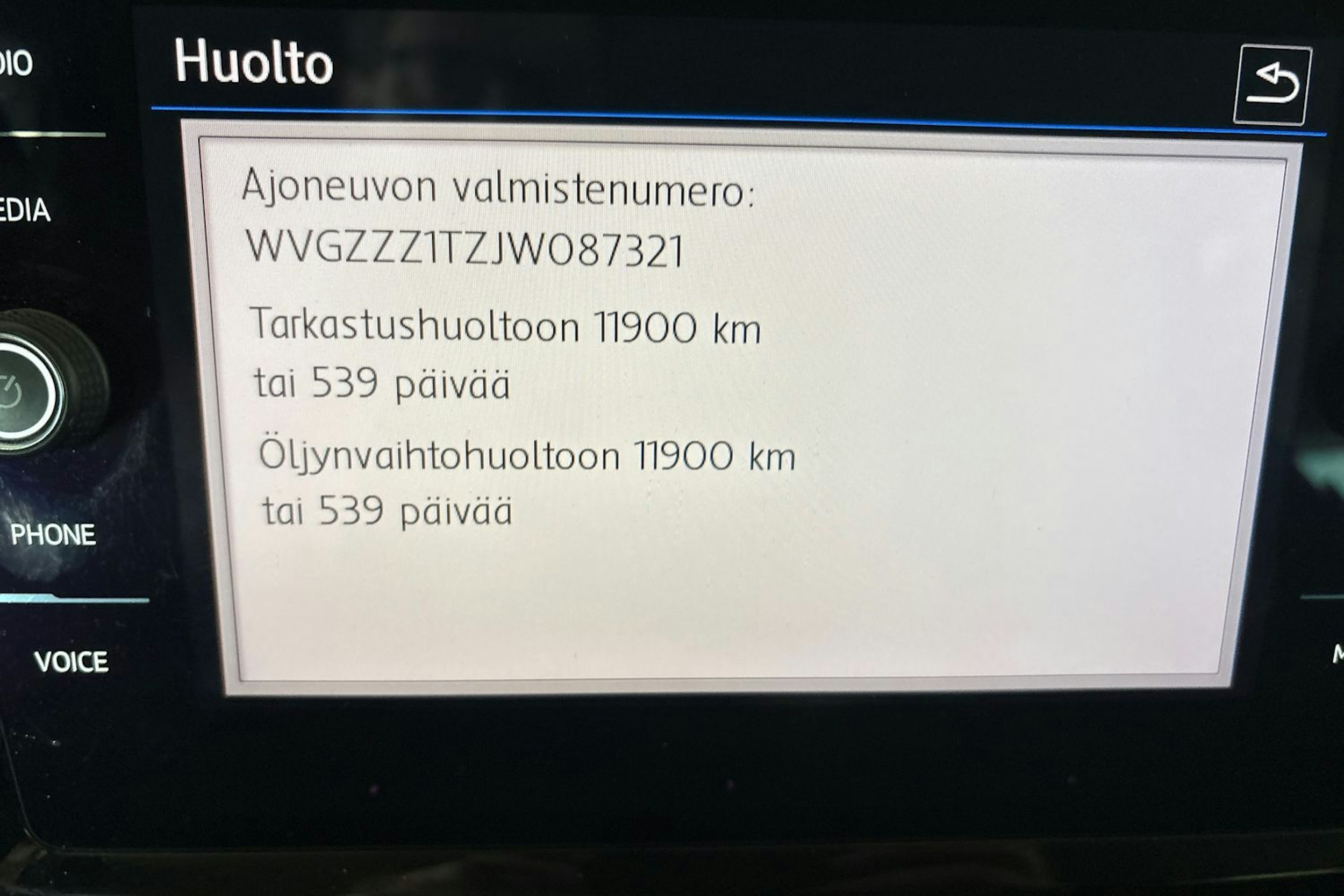 valkoinen Volkswagen Touran 2018 kuva 18.