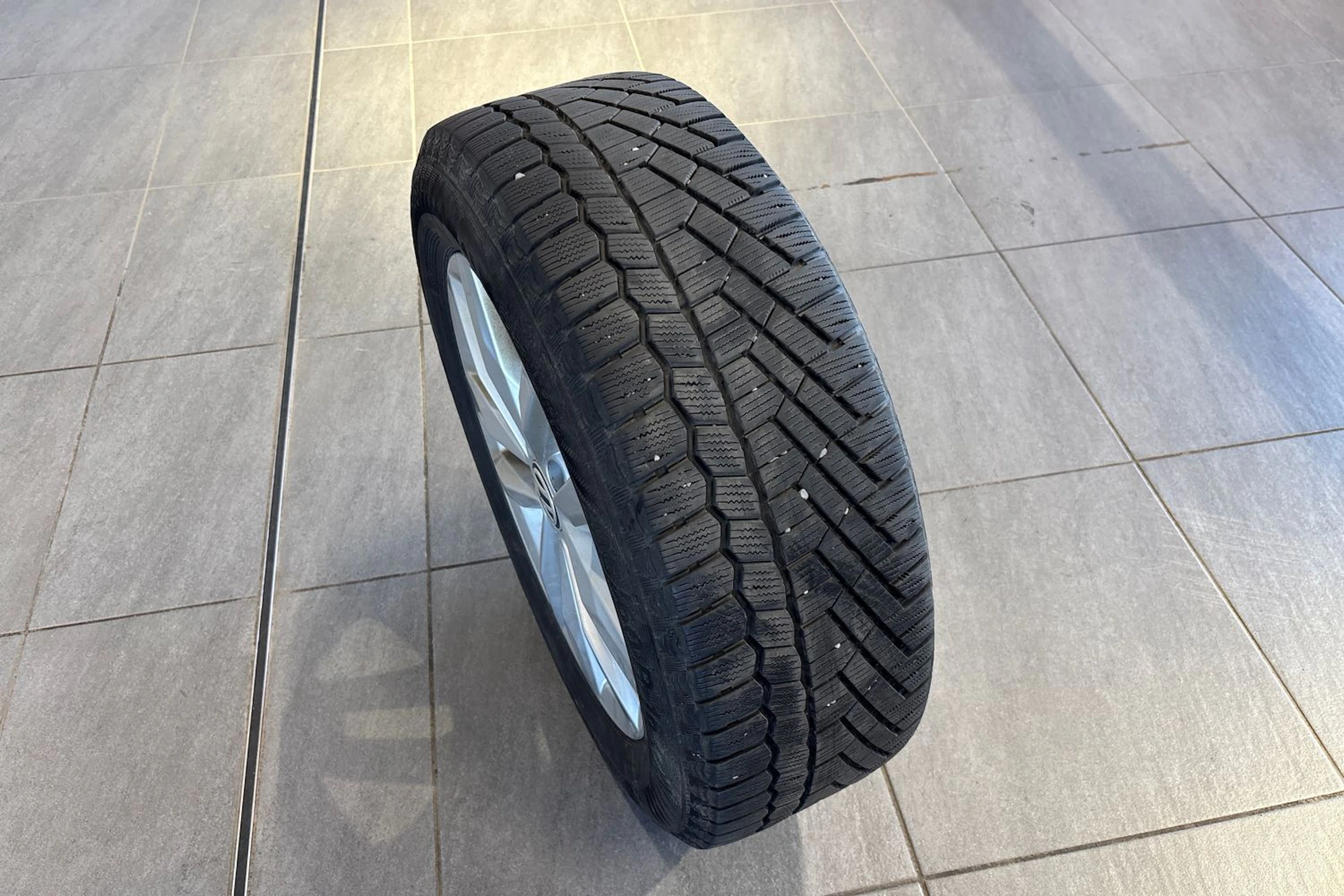 Valkoinen Volkswagen TOURAN 2019 kuva 11.