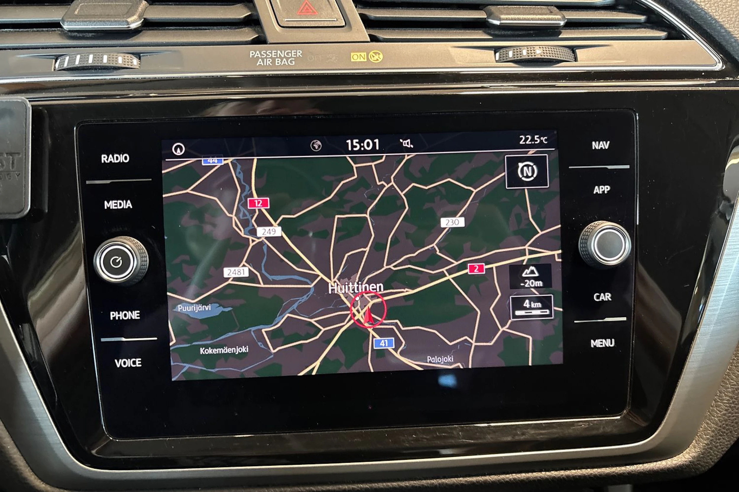 Valkoinen Volkswagen TOURAN 2019 kuva 17.