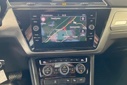 sininen Volkswagen Touran 2018 kuva 13.