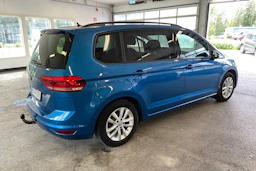 sininen Volkswagen Touran 2018 kuva 15.