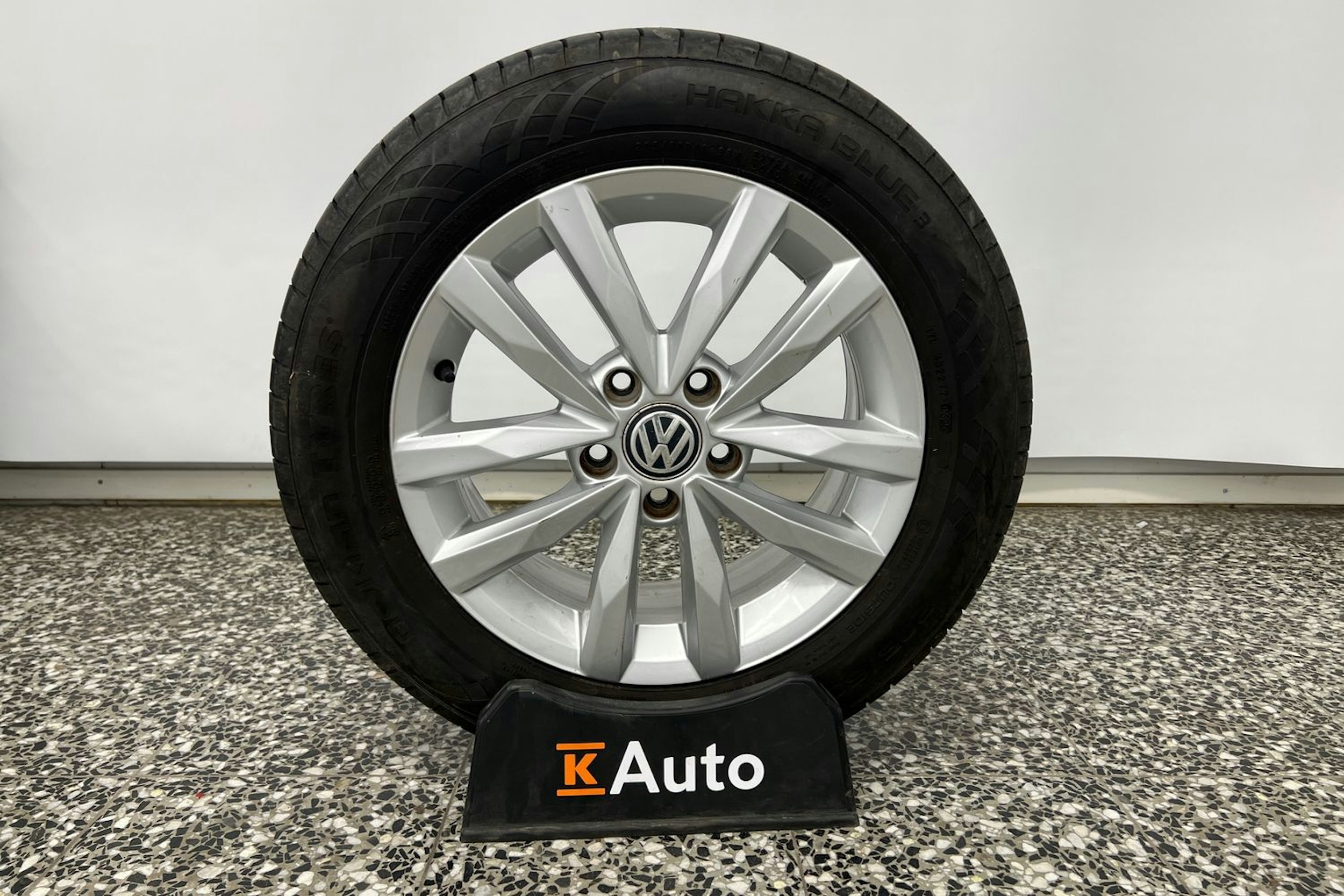 Sininen Volkswagen TOURAN 2018 kuva 14.