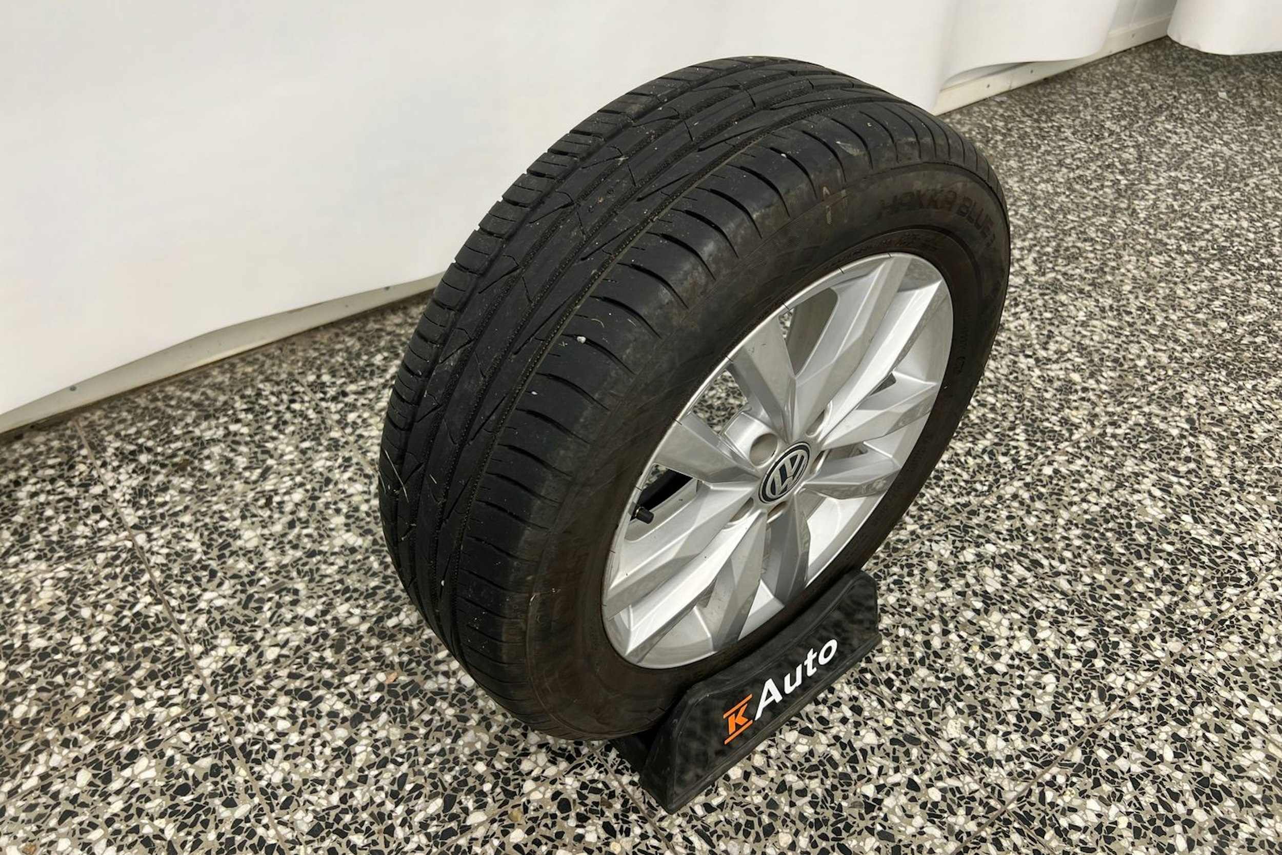 Sininen Volkswagen TOURAN 2018 kuva 15.