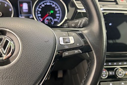 Sininen Volkswagen TOURAN 2018 kuva 19.