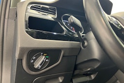 Sininen Volkswagen TOURAN 2018 kuva 22.