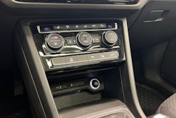 Sininen Volkswagen TOURAN 2018 kuva 29.